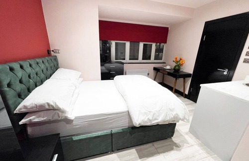 West Harrow Apartamento | Letzi private en-suite, North Harrow.