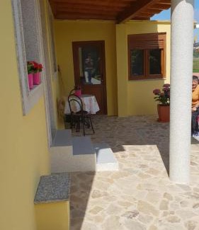 Malpica de Bergantinos Casa | Leutoño