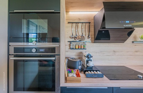 Levallois-Perret Apartamento | Levallois-Courcelles Apartment and Private Parking