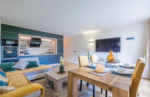 Levallois-Perret Apartamento | Levallois-Courcelles Apartment and Private Parking