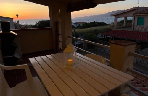 Tresnuraghes Apartamento | LEVANTE HOUSE A STONE'S THROW FROM THE SEA