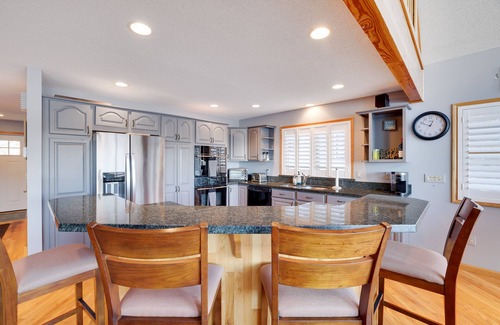 Lakeville Casa | Level Lake Wallenpaupack Lakefront w/Private Dock, Hottub, Kayaks & Paddleboards