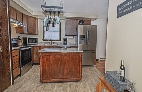 Champion Casa | Level Laurel highlands house on 5 acres!