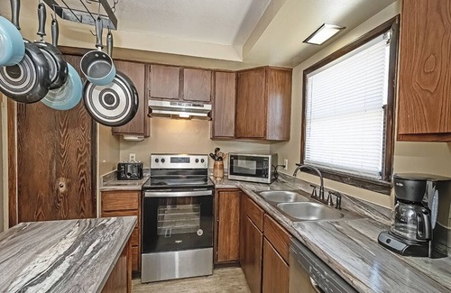 Champion Casa | Level Laurel highlands house on 5 acres!