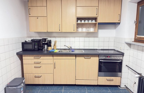 Leverkusen Apartamento | Leverkusen apartment - ideal for fitters & families, 3 bedrooms & large balcony