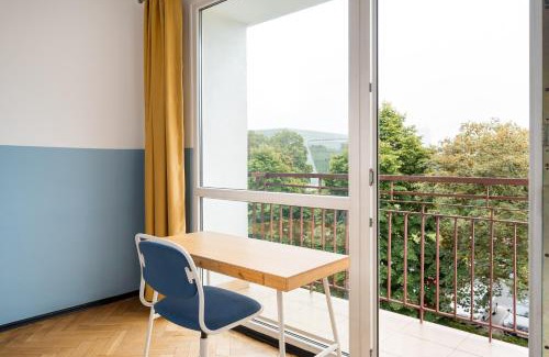 Muranow Apartamento | Lewartowskiego Royal Blue Apartment by BookingHost