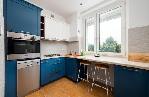 Muranow Apartamento | Lewartowskiego Royal Blue Apartment by BookingHost
