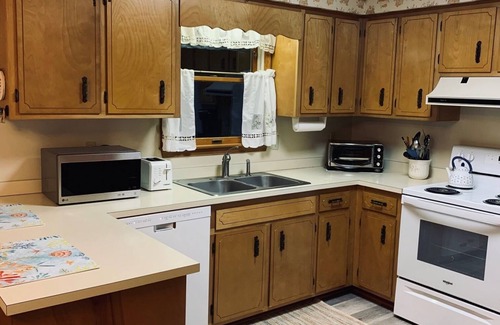 Lewes Casa | Lewes Beach home, 3 BR, 2 baths 6 min to beaches! Bike trail @ entry to block