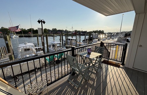Lewes Condominio | Lewes canalfront condo! Amazing views! Walk to beach or town!