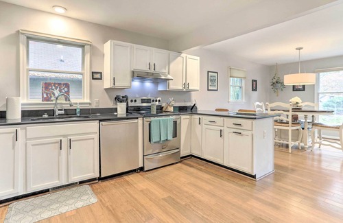 Rehoboth Beach Cabaña | Lewes Cottage w/ Pool Access: 10 Mi to Beach!