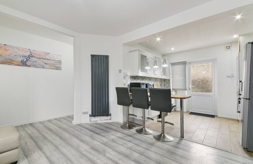 Downham Casa | Lewisham - ModernApt - Sleeps 4 - Free Parking - Central London 25mins by Train