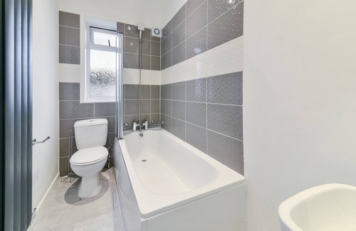 Downham Casa | Lewisham - ModernApt - Sleeps 4 - Free Parking - Central London 25mins by Train
