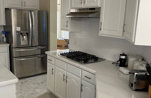 Corinth Casa | Lewisville/Corinth Home with Pool/Jacuzzi 4-bedroom house