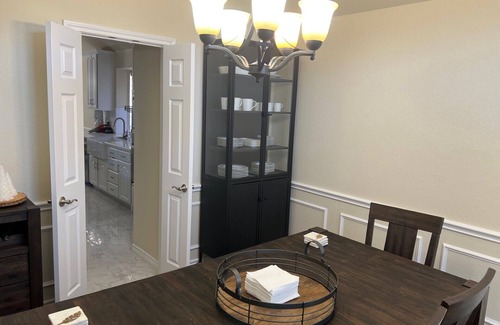 Corinth Casa | Lewisville/Corinth Home with Pool/Jacuzzi 4-bedroom house