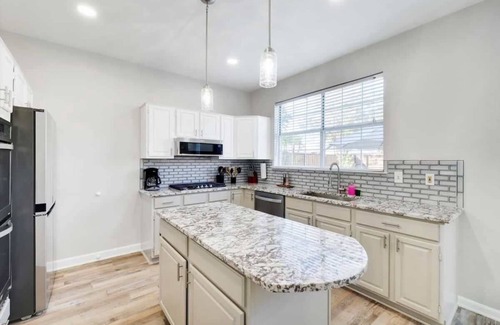 Lewisville Casa | Lewisville Estate - Spacious 5BR w/ Game Room