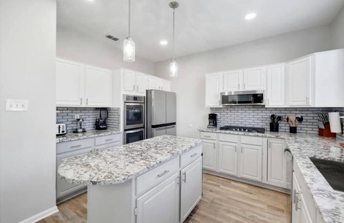 Lewisville Casa | Lewisville Estate - Spacious 5BR w/ Game Room