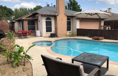 Lewisville Casa | Lewisville -Home Away From Home - Pool/Spa Retreat