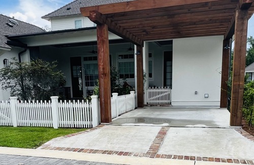 Highlands - Perkins Apartamento | LexiLanka luxury apartment-Near LSU / Stadium, L'Auberge, downtown & airport