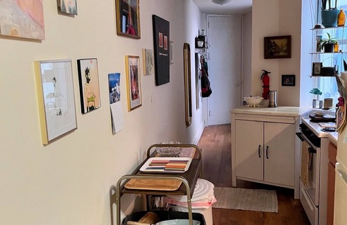 Crown Heights Apartamento | LGBTQ+ Haven—Peaceful, Artsy, & Welcoming Space