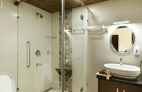 Eloor Complejo | Lhasa Ayurveda and Wellness Resort - A BluSalzz Collection, Kochi, Kerala