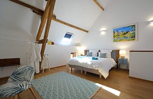 Saint-Aubin-Fosse-Louvain Casa | L’HIRONDELLE - Luxury Barn renovation on the Normandy/Loire border for couples