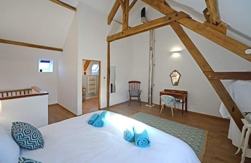 Saint-Aubin-Fosse-Louvain Casa | L’HIRONDELLE - Luxury Barn renovation on the Normandy/Loire border for couples