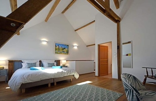 Saint-Aubin-Fosse-Louvain Casa | L’HIRONDELLE - Luxury Barn renovation on the Normandy/Loire border for couples