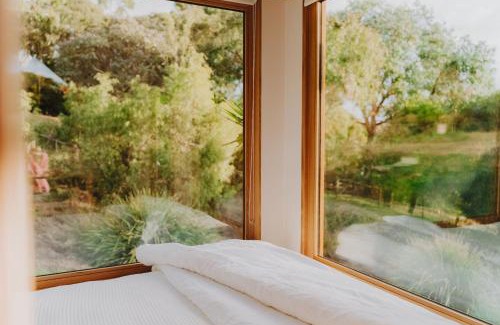 Daylesford Apartamento | Libelle - Peaceful, Secluded Luxury with abundant wildlife and seasonal water views, on 3 private acres IN Daylesford