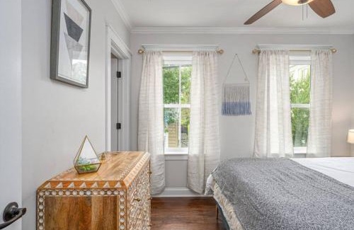 Beach Institute Casa | Liberty Carriage - Downtown, Parking