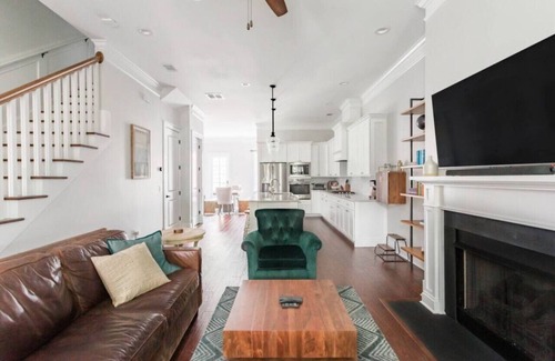 Beach Institute Casa | Liberty House - 3 Bedroom Downtown with Easy Parking