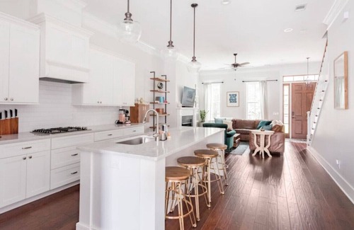 Beach Institute Casa | Liberty House - 3 Bedroom Downtown with Easy Parking