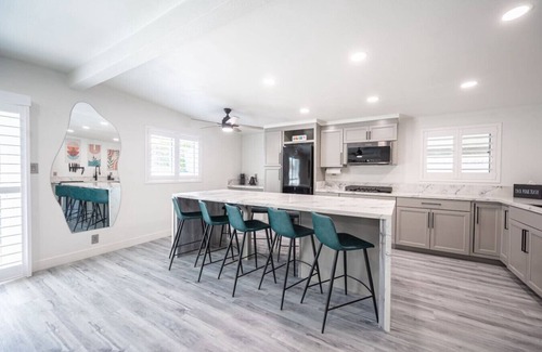 Winchester Casa | Licensed 2.5 mi to Strip BBQ Pool Kings