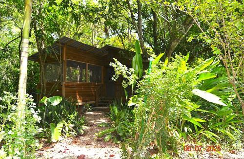 San Ignacio Casa | Licensed 2 bedroom cabin Close to San Ignacio, local dining, and adventure tours