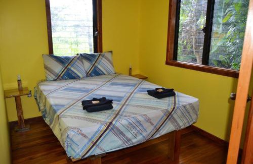 San Ignacio Casa | Licensed 2 bedroom cabin Close to San Ignacio, local dining, and adventure tours