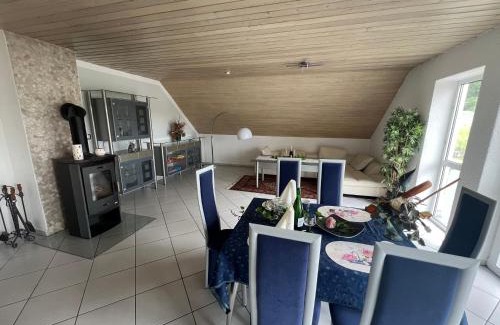 Weissenohe Apartamento | Lichtdurchflutete 130qm Wohnung