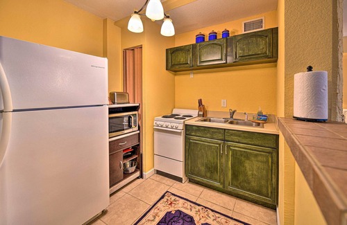 Sarasota Apartamento | Lido Key Hideout w/ Patio & Yard + Walk to Beach!