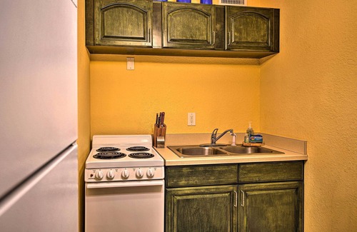 Sarasota Apartamento | Lido Key Hideout w/ Patio & Yard + Walk to Beach!