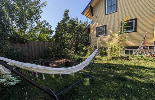 Woodstock Apartamento | #LiebeHausPDX - A mid-century-modern apartment near Reed College