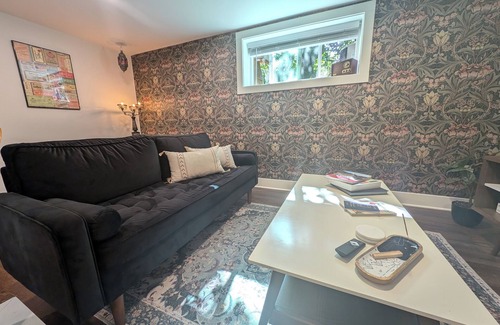 Woodstock Apartamento | #LiebeHausPDX - A mid-century-modern apartment near Reed College