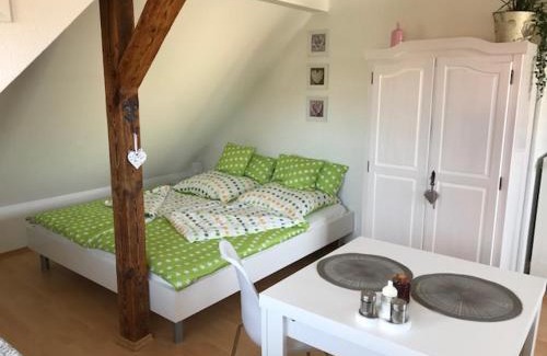 Zwenkau Apartamento | Liebevoll eingerichtete Ferienwohnung im DG