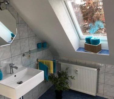 Zwenkau Apartamento | Liebevoll eingerichtete Ferienwohnung im DG