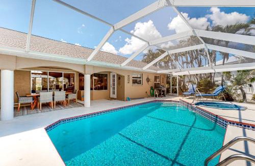 Pelican Casa | Life at the Canal