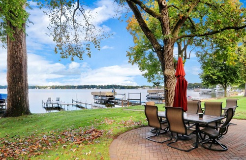 Powers Lake Casa | Life on the Lake - Charming Powers Lakefront