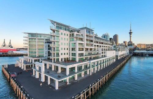 Auckland Central Business District Apartamento | Life on Water- Princes Wharf apartment with fabulous views