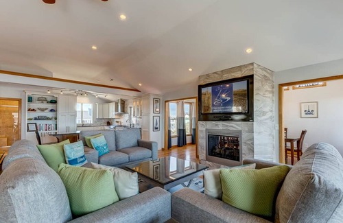 Corolla Light Casa | Life's Ruff | 995 ft to the beach | Private Pool, Hot Tub, Dog Friendly