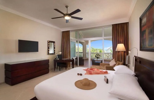 Puerto Plata Hotel | LifeStyles Resort on over 2 miles of beaches! In Puerto Plata DR. Awesome Villas