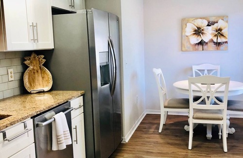 Trailer Estates Condominio | Light and Airy Shorewalk Condo - ¡Nuevo listado!