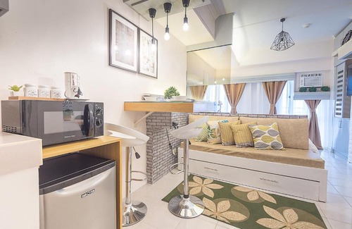 San Jose Apartamento | Light and Chic - Tagaytay Vacation Pad