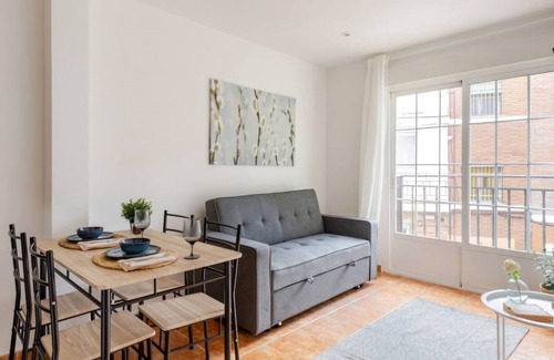 Villa de Vallecas Apartamento | Luz y color en la Villa