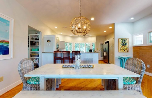 West Beach Casa | Light Bright Tree Top Living with Sunset Glow BHI and Shoals Club